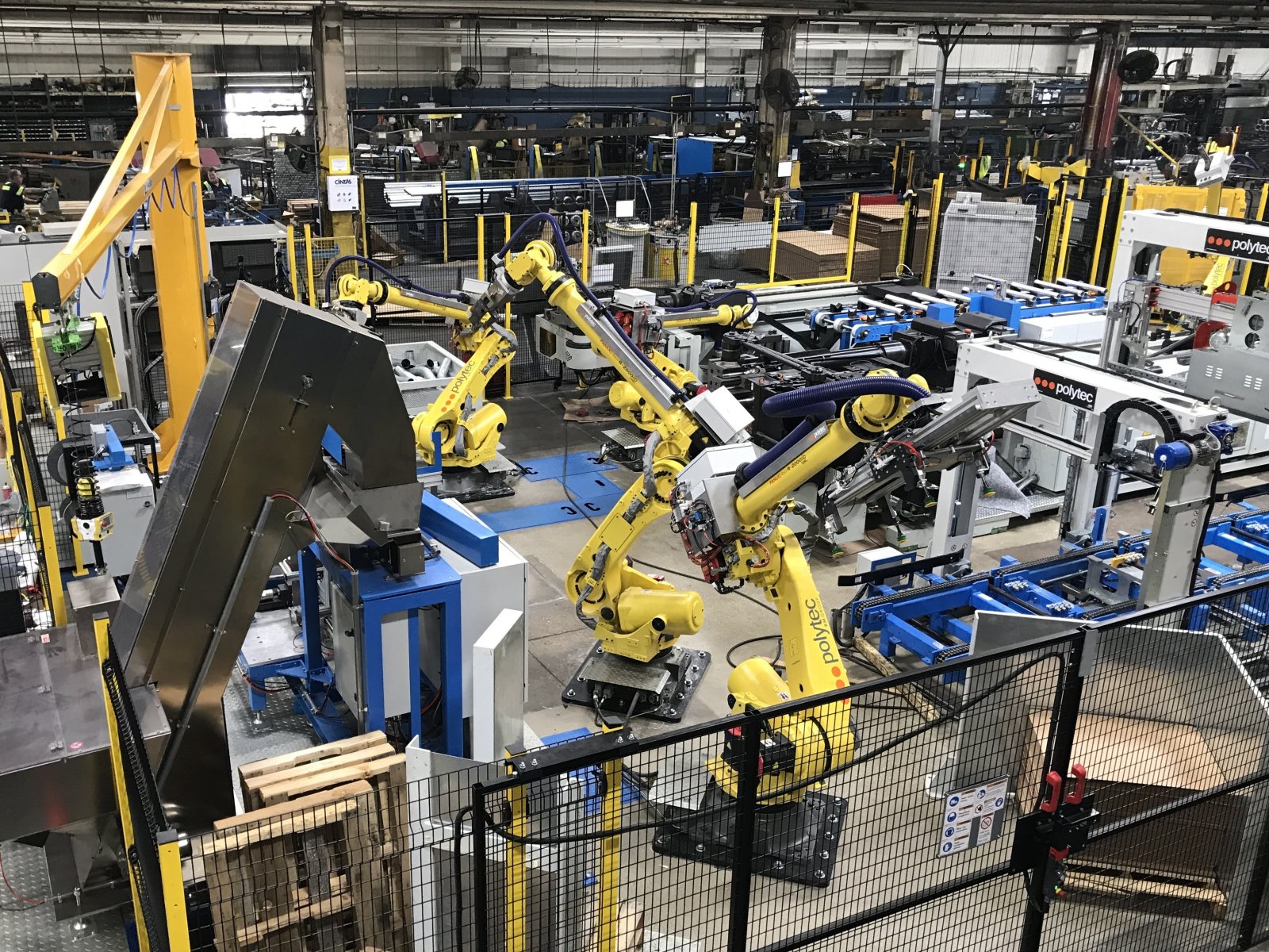 Robotic cell for tube bending